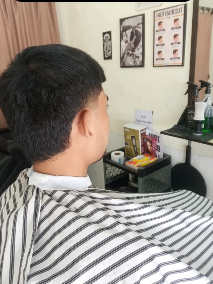 Potong Rambut Panggilan
